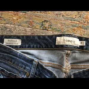 Torrid Boyfriend Frayed Hem Jeans - Size 18